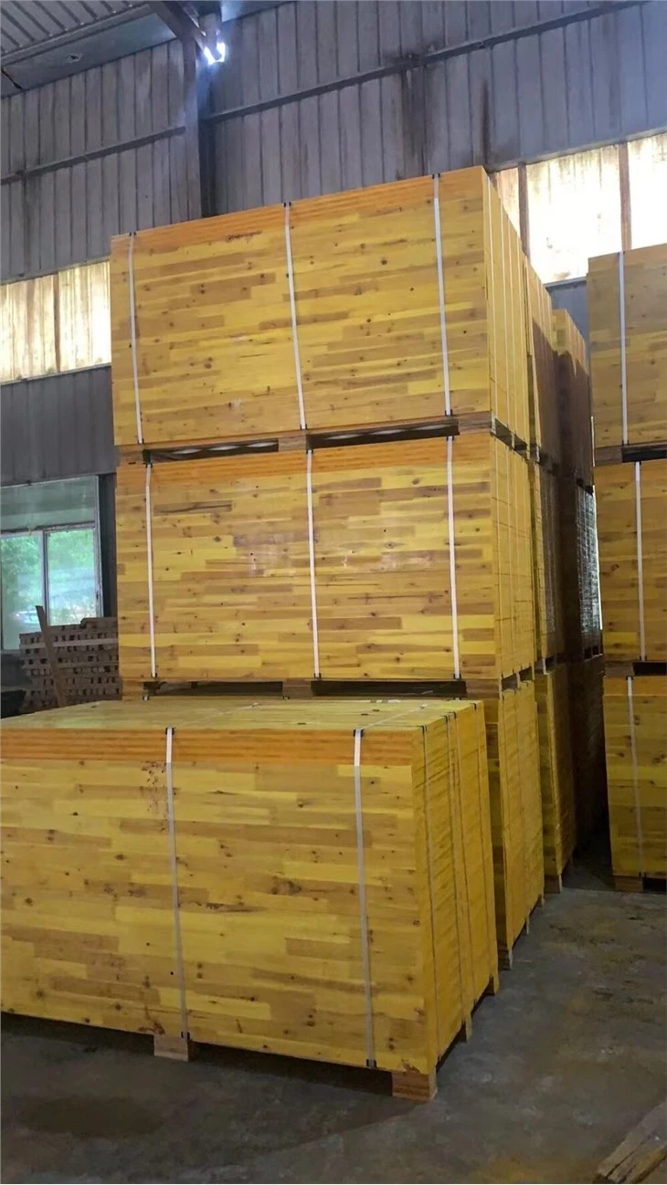 27mm Pine Core 3ply Yellow Shuttering Panels / Construction Formwork Panels Price