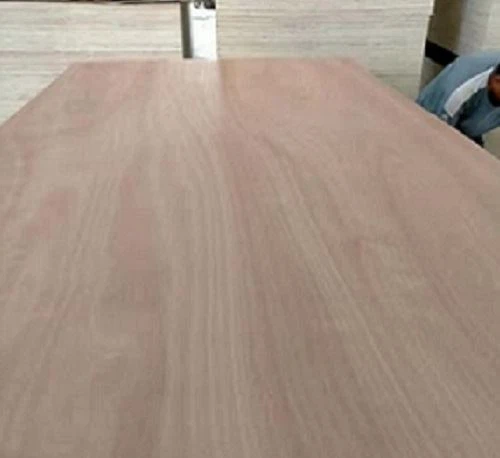 Sraithadhmad veiníre OKOUME Sraithadhmad TRÁCHTÁLA