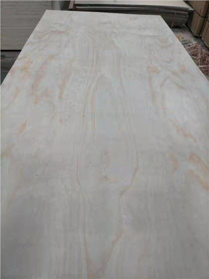 Praghas Monarcha Péine Sraithadhmaid Troscán Praghas is Fearr Agus Ardchaighdeáin